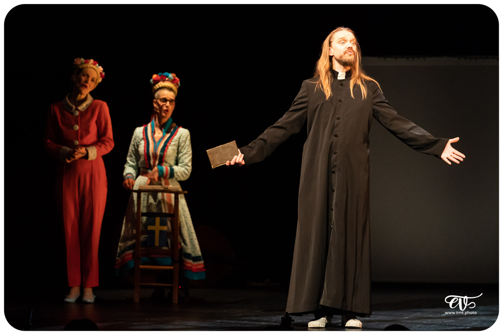 MARIÅJ EN CHØNSONS (BLØND AND BLÖND AND BLÓND)